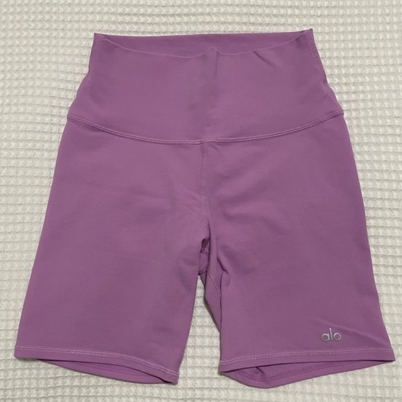 ALO 6inch biker shorts - Picture 1 of 5